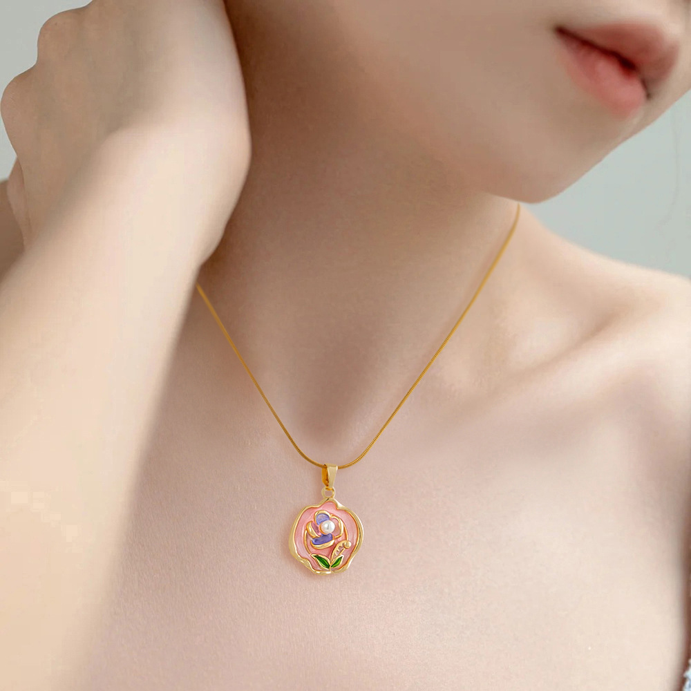 Enamel-flower Necklace For Women Sophisticated And Stylish