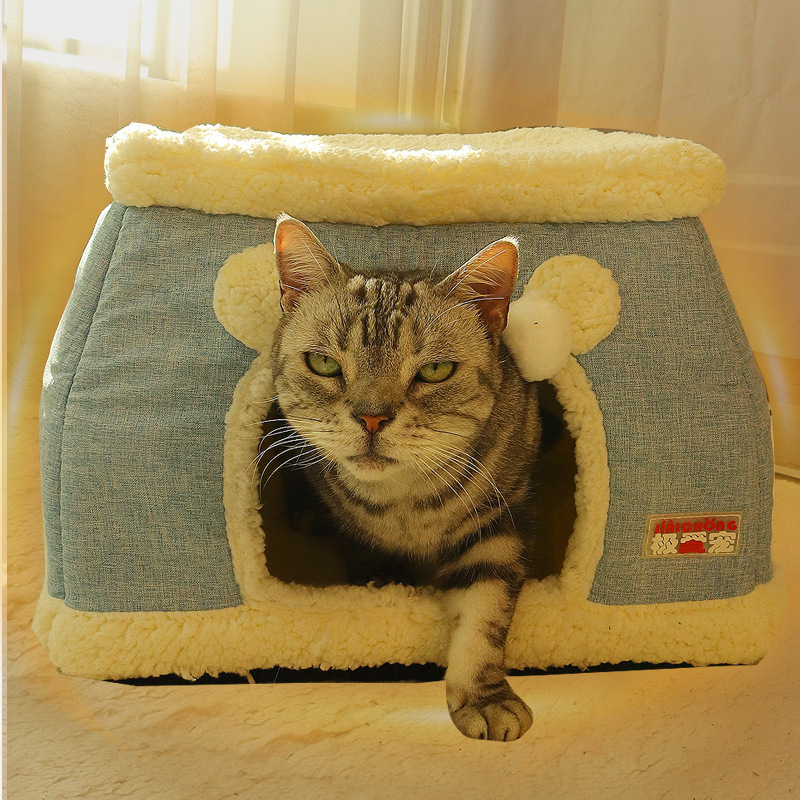 Enclosed Heated Cat And Dog House For Winter Warmth