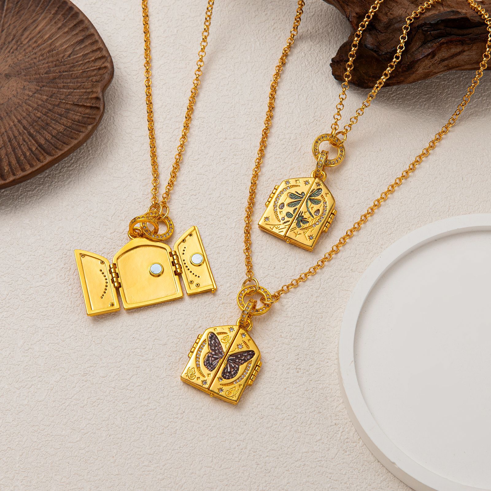 Rebirth Door Hand-Drawn Flower And Heart Pendant Sweater Chain - 16
