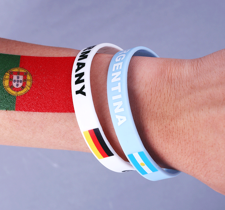 Title 3, Pulsera deportiva de silicona de fútbol de la C...