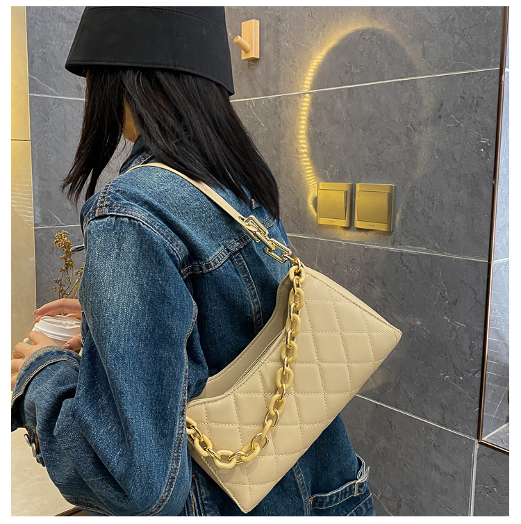 Title 3, One-Shoulder Messenger Bag Female Fashion Port...