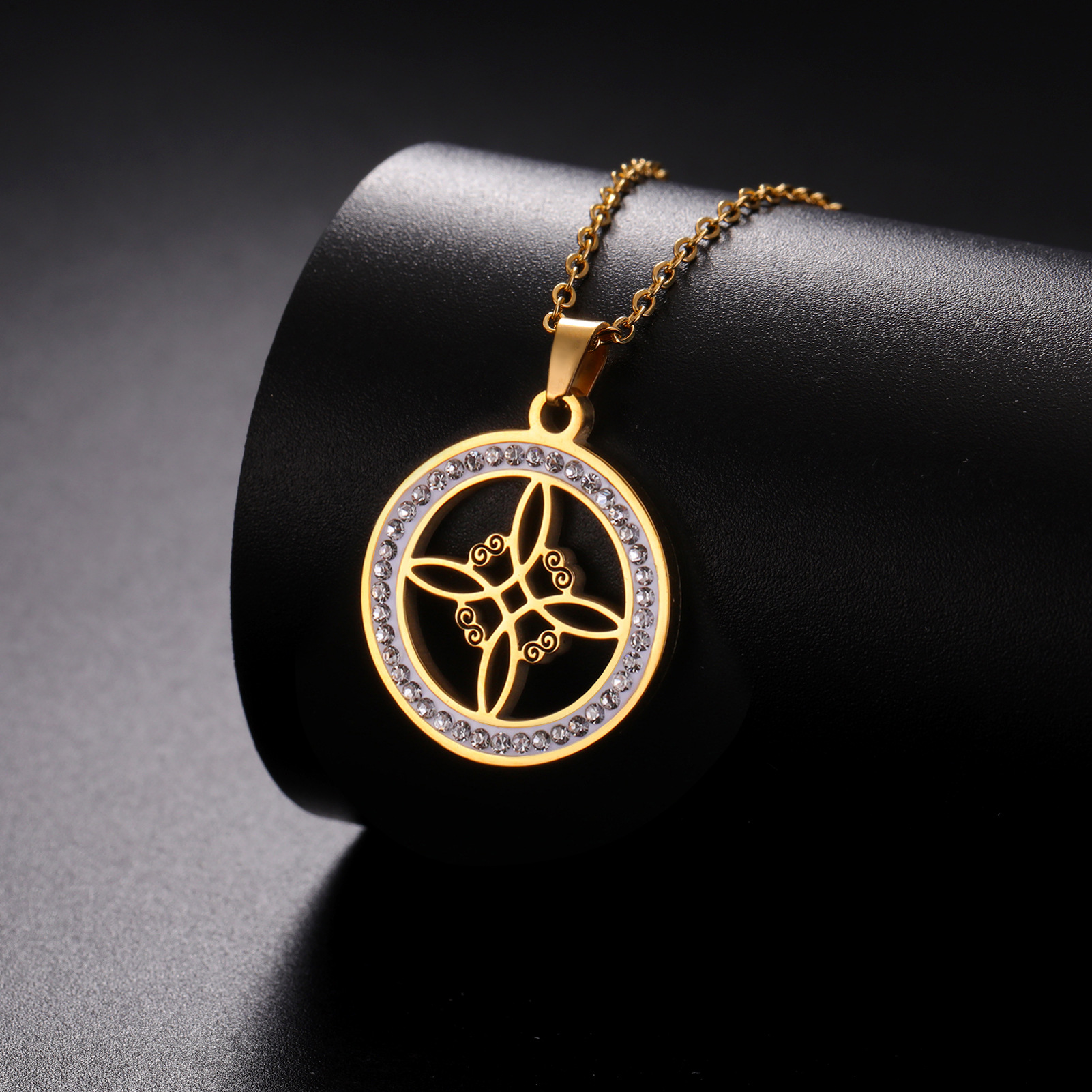 Stainless Steel Spot Drill Single Layer Witch Knot Pendant Necklace