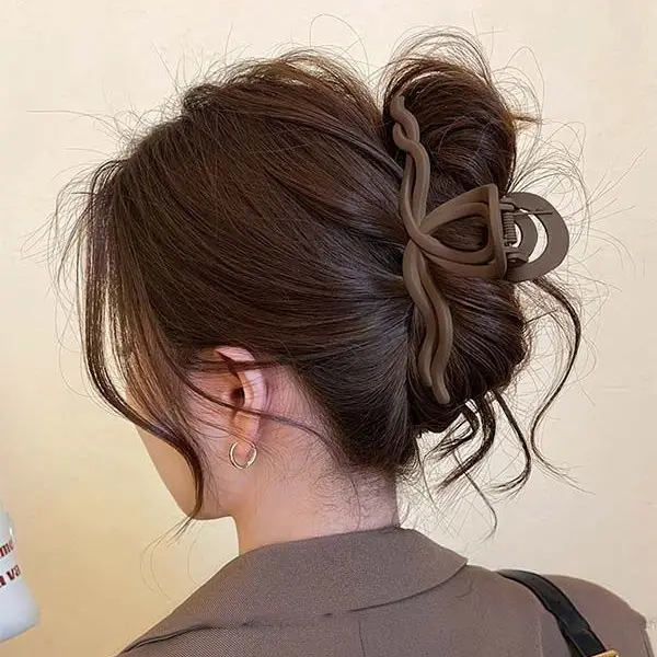 Shark Clip For The Back Of Head