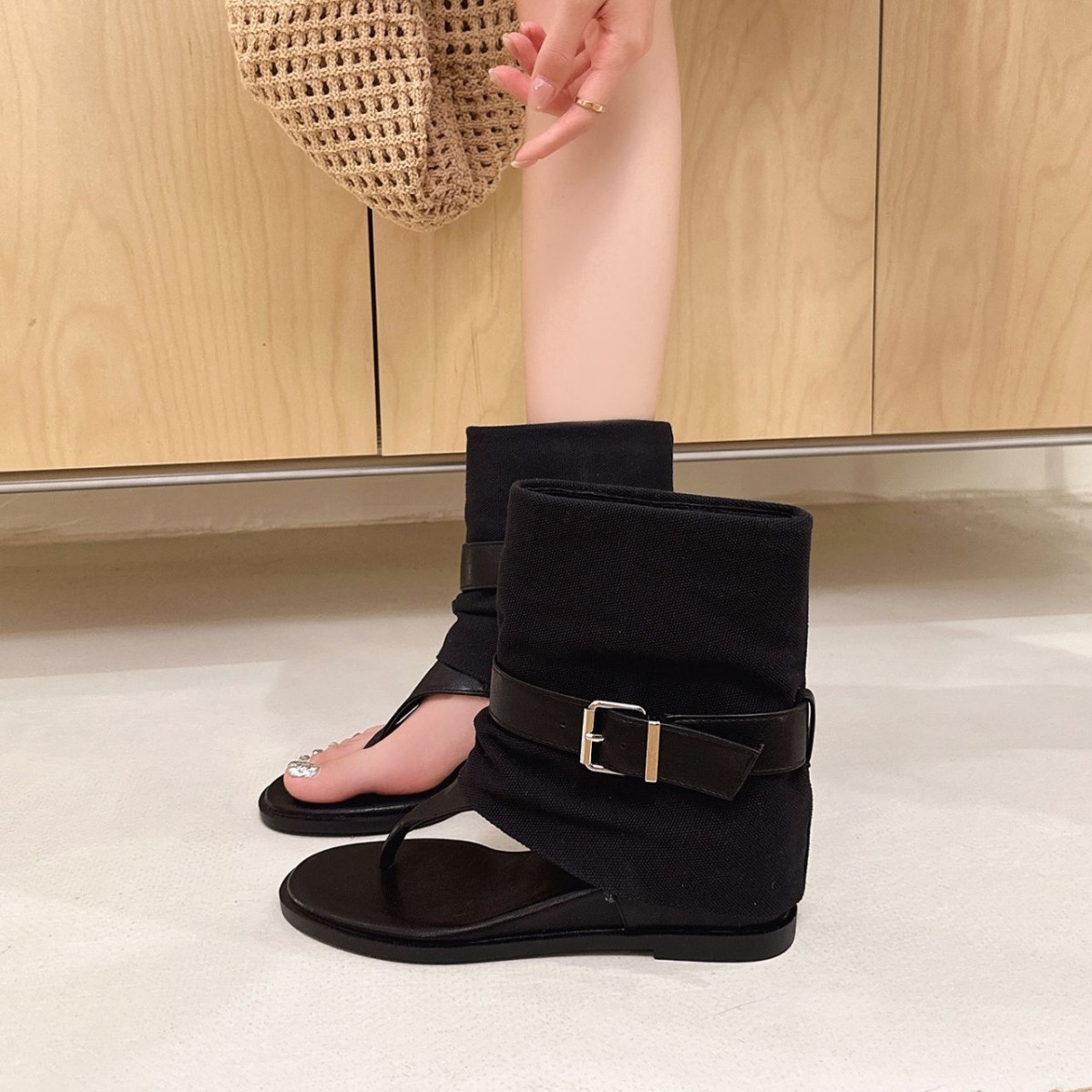 Super-trendy Hidden-heel Flip-flop Sandals