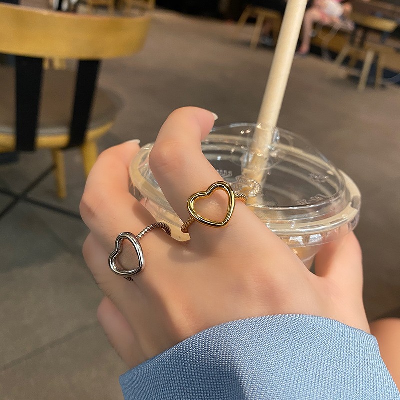 Women's Fashion Hollowed-out Heart-shaped Ring