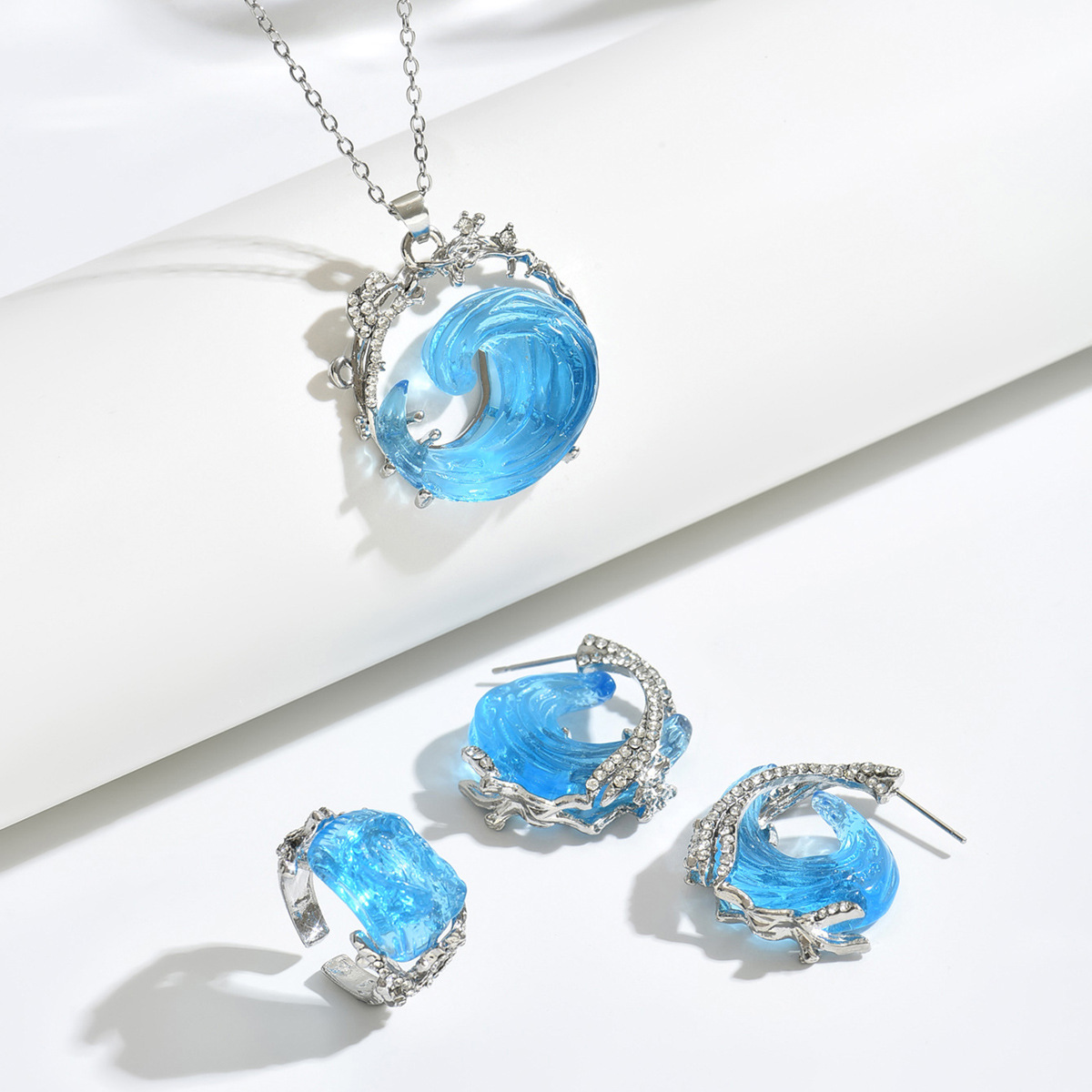 Buy Women's Clothing Online | Buy Trending Dresses for Women