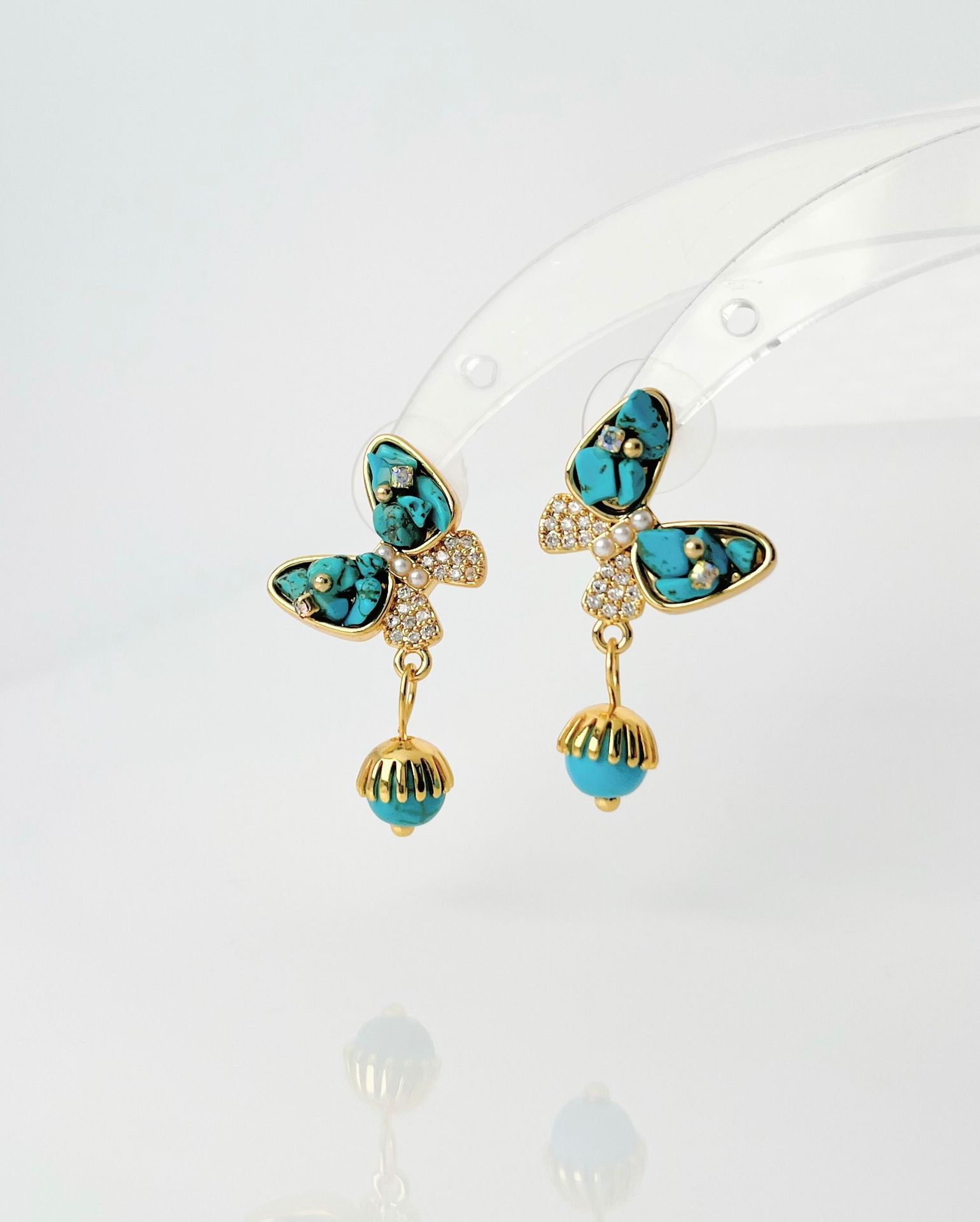Mid-Period Natural Blue Turquoise Style Zircon Stud Earrings