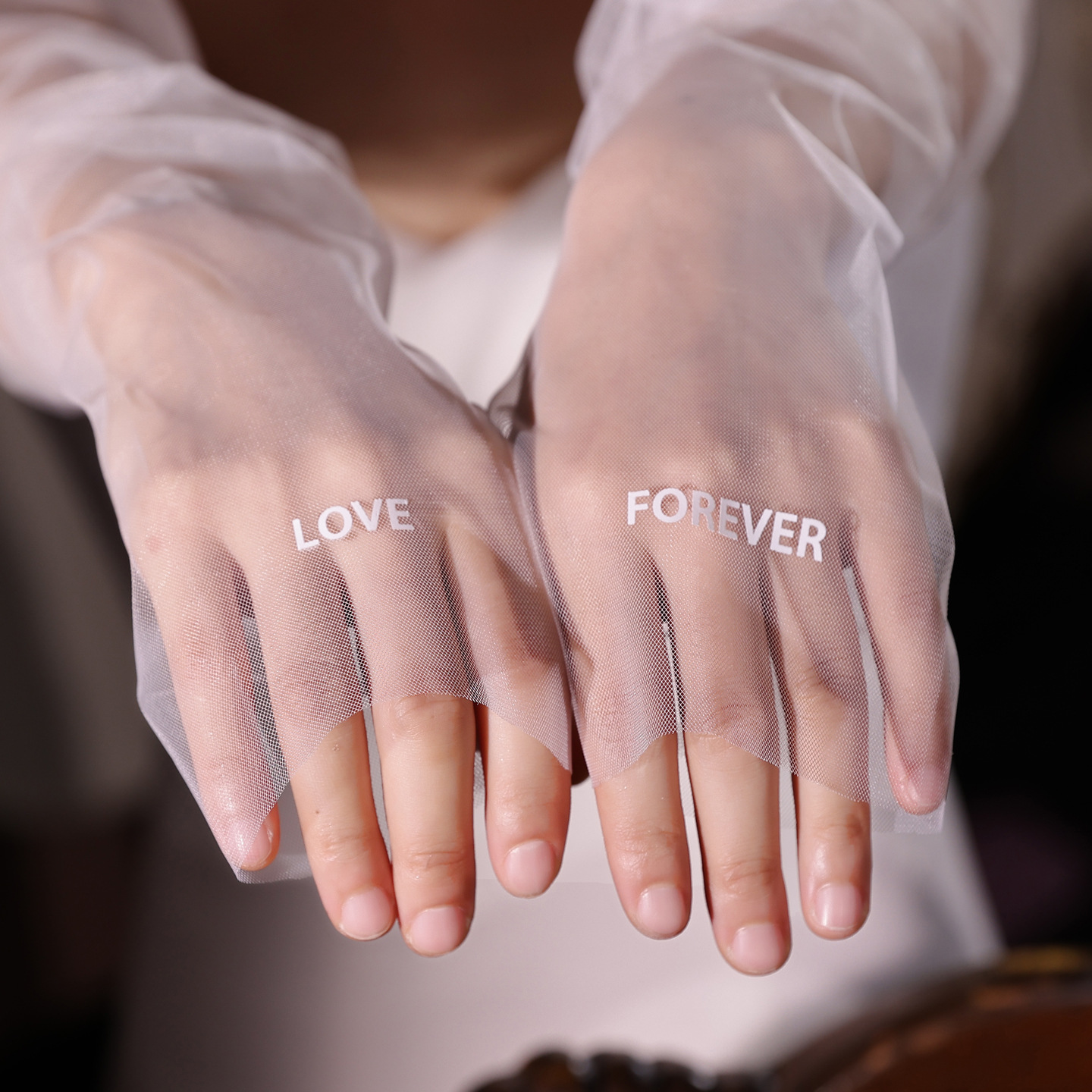 White Personalized Wedding Envelope Cover And Long Tulle Gloves 8