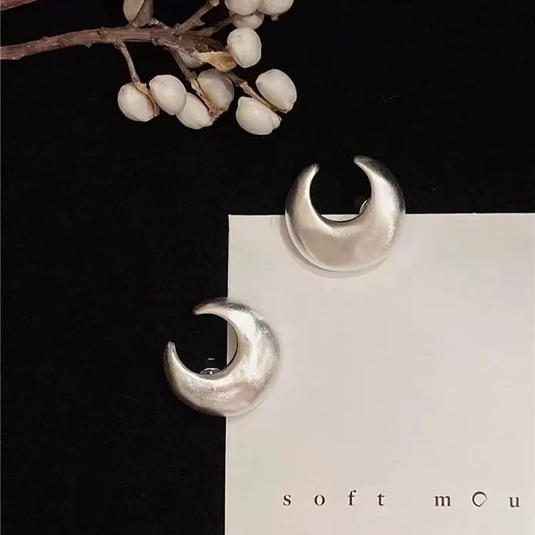 Soft Mountain Crescent Brushed Ear Studs
