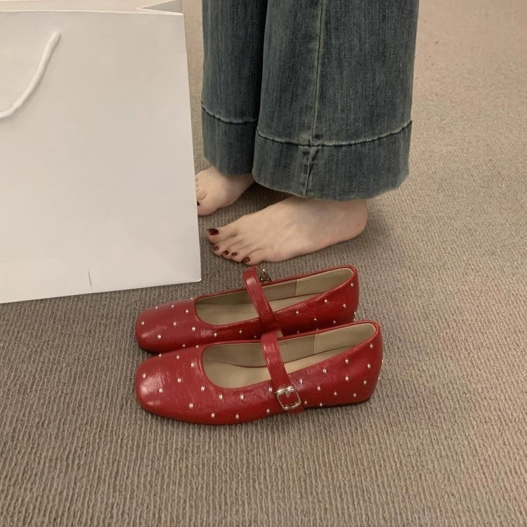 Womens Ballet Flats With A Hidden Heel And Square Toe