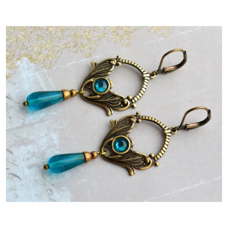 Vintage Court Style Carved Earrings Women Green Gem