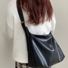 Special-interest Design New Large Capacity Versatile Shoulder Messenger Bag - Black - View 1