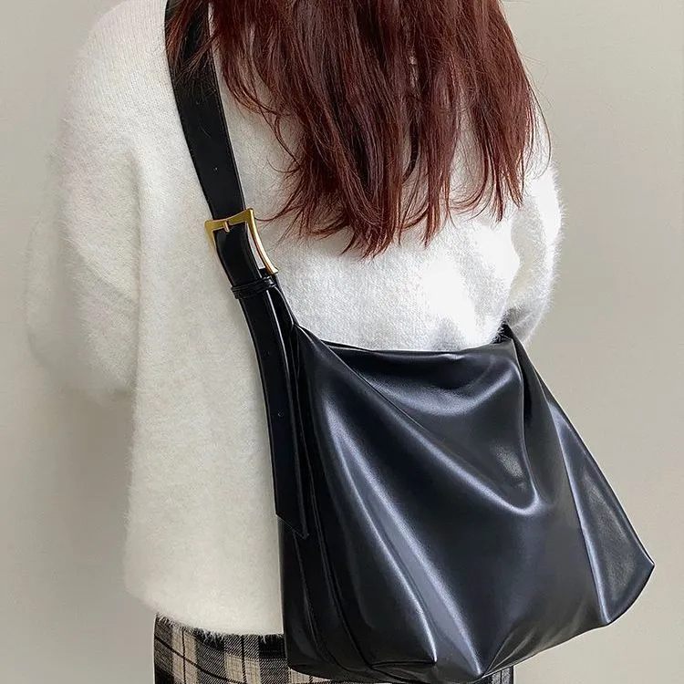 Special-interest Design New Large Capacity Versatile Shoulder Messenger Bag - Black