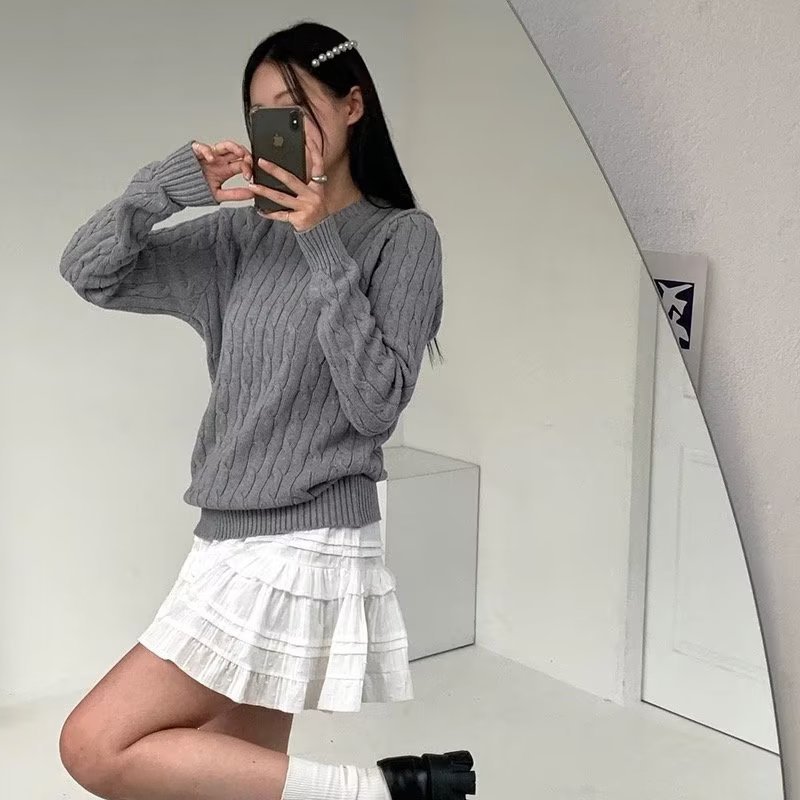 Retro Lazy Round Neck Sweater Cable-knit Pullover