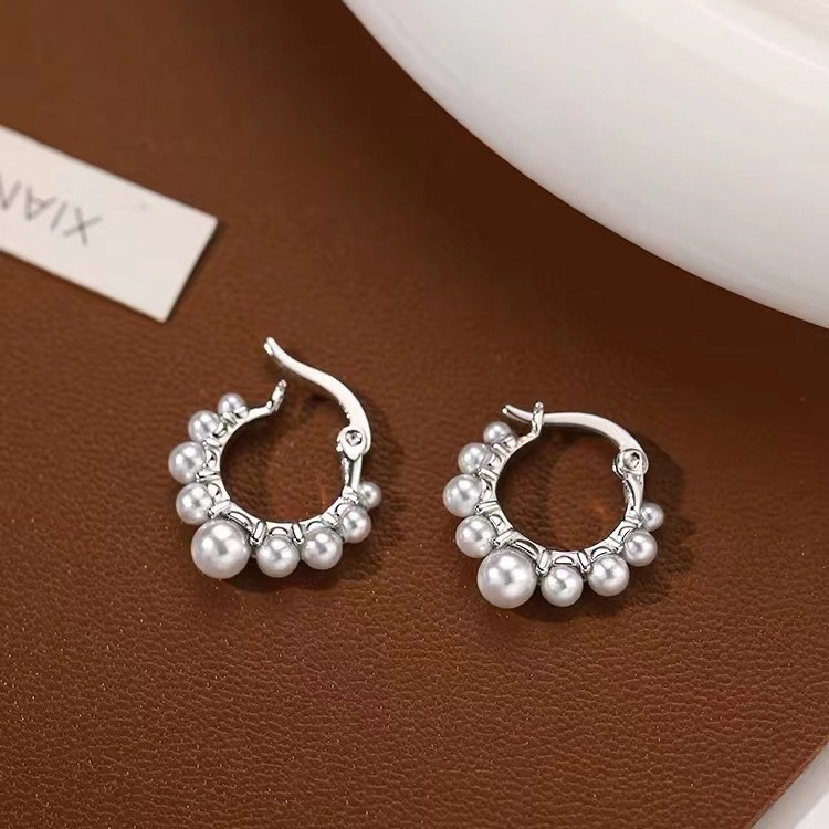 Fashion Silver Pearl Female Niche Earrings
