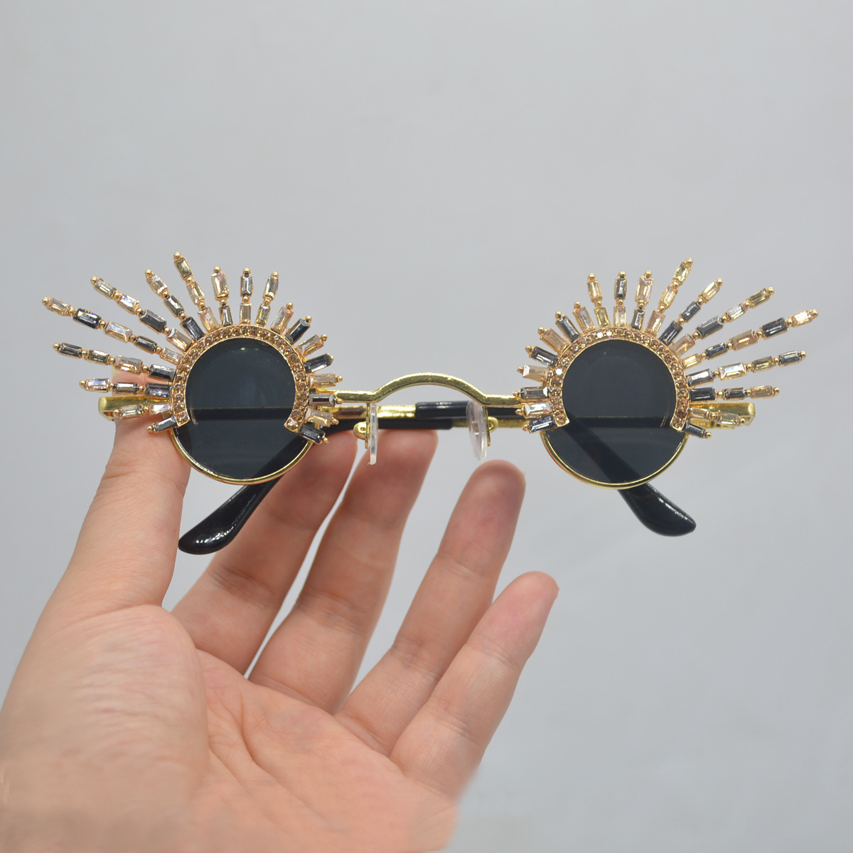 Title 1, Retro Design Irregular Tassel Sunglasses