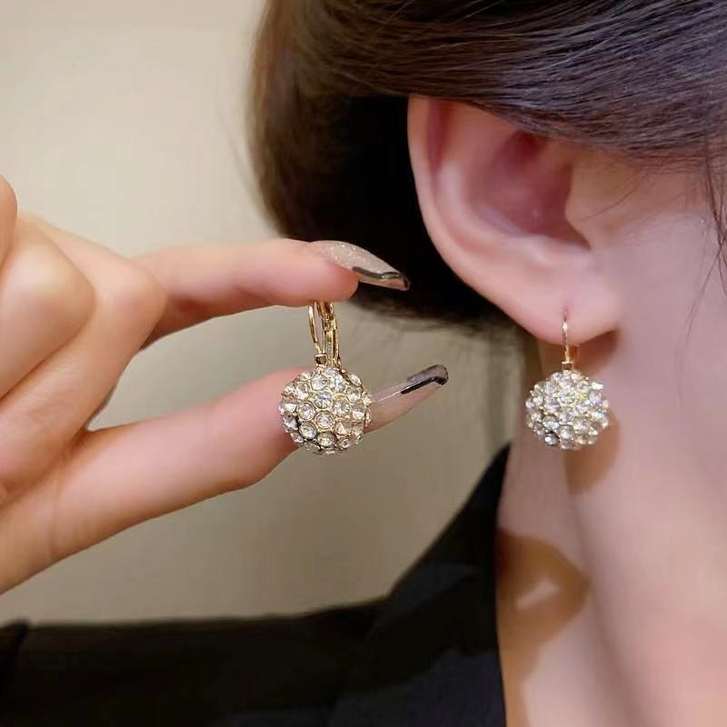 Womens Minimalist Elegant Fully Diamond-studded Earrings