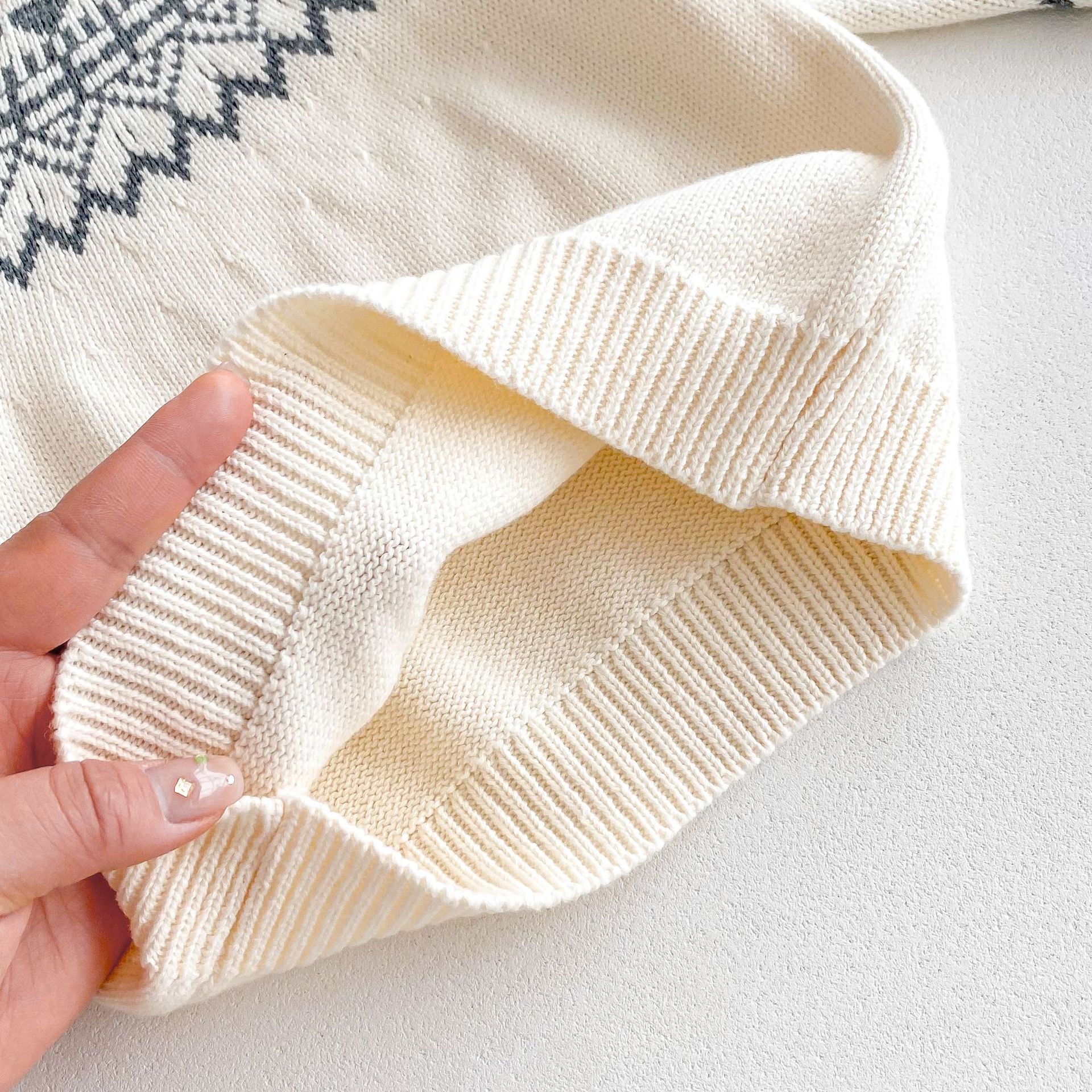 سويت شيرت جاكار للأولاد والبنات