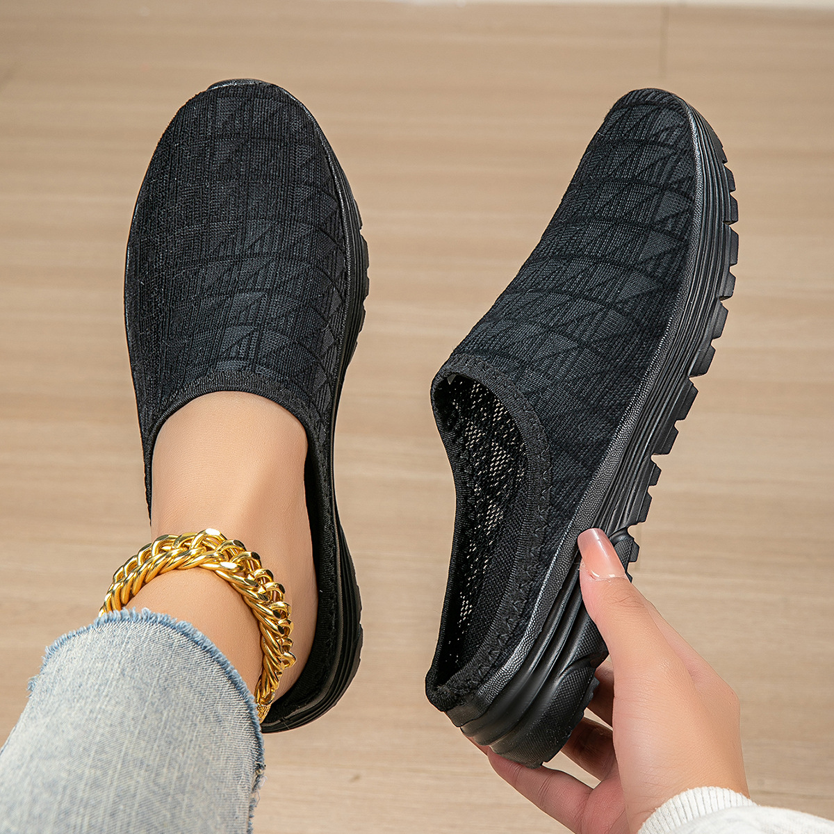 Womens Breathable Non-Slip Mesh Sports Sandals For The Beach