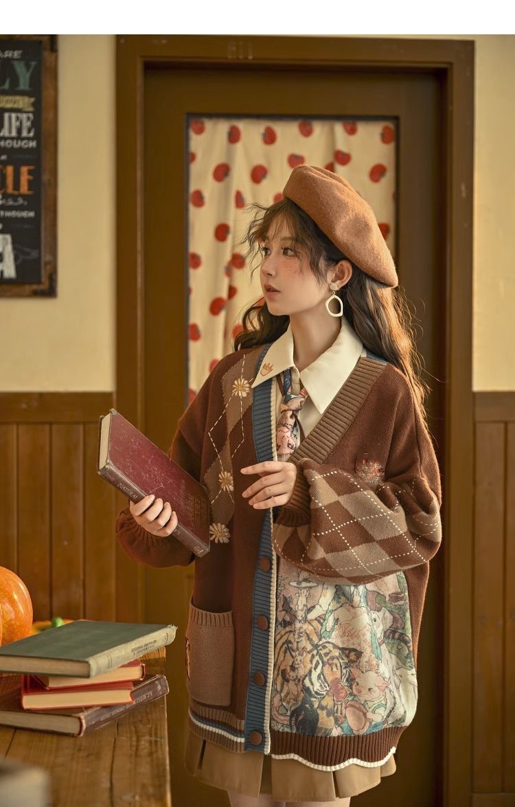 Vintage Mori Style Sweater With Embroidered Atmosphere