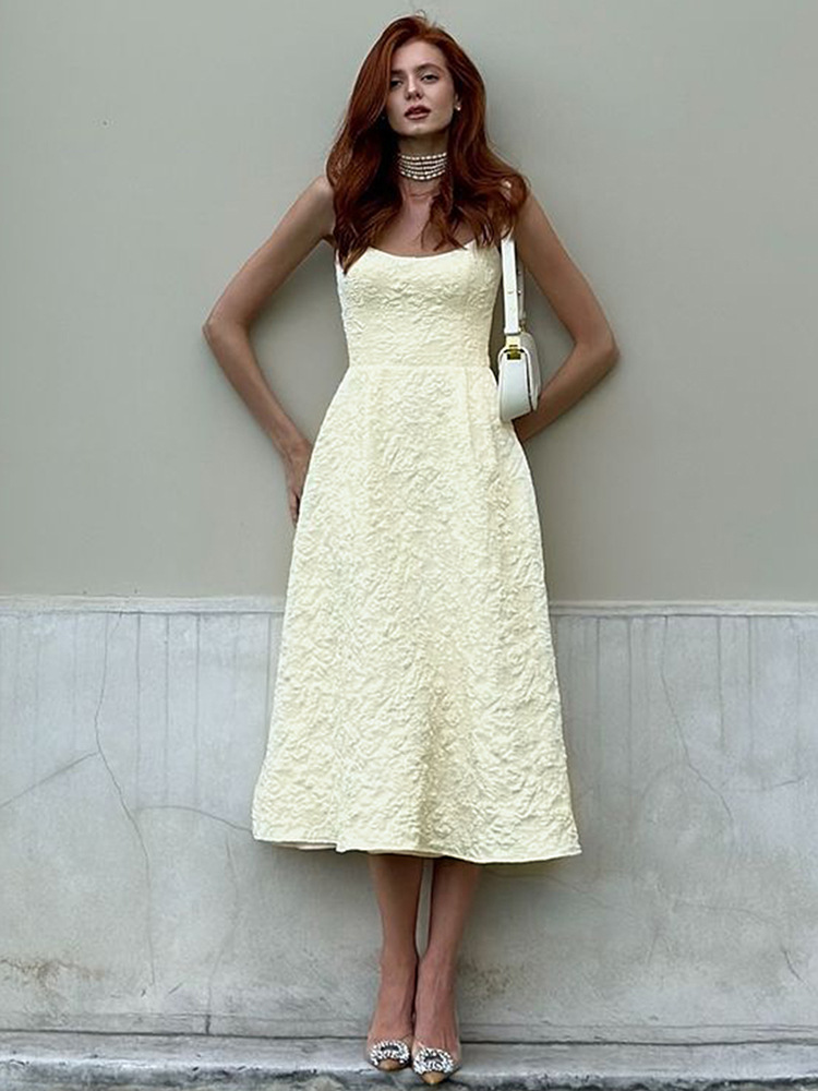 Buy Women's Clothing Online | Buy Trending Dresses for Women