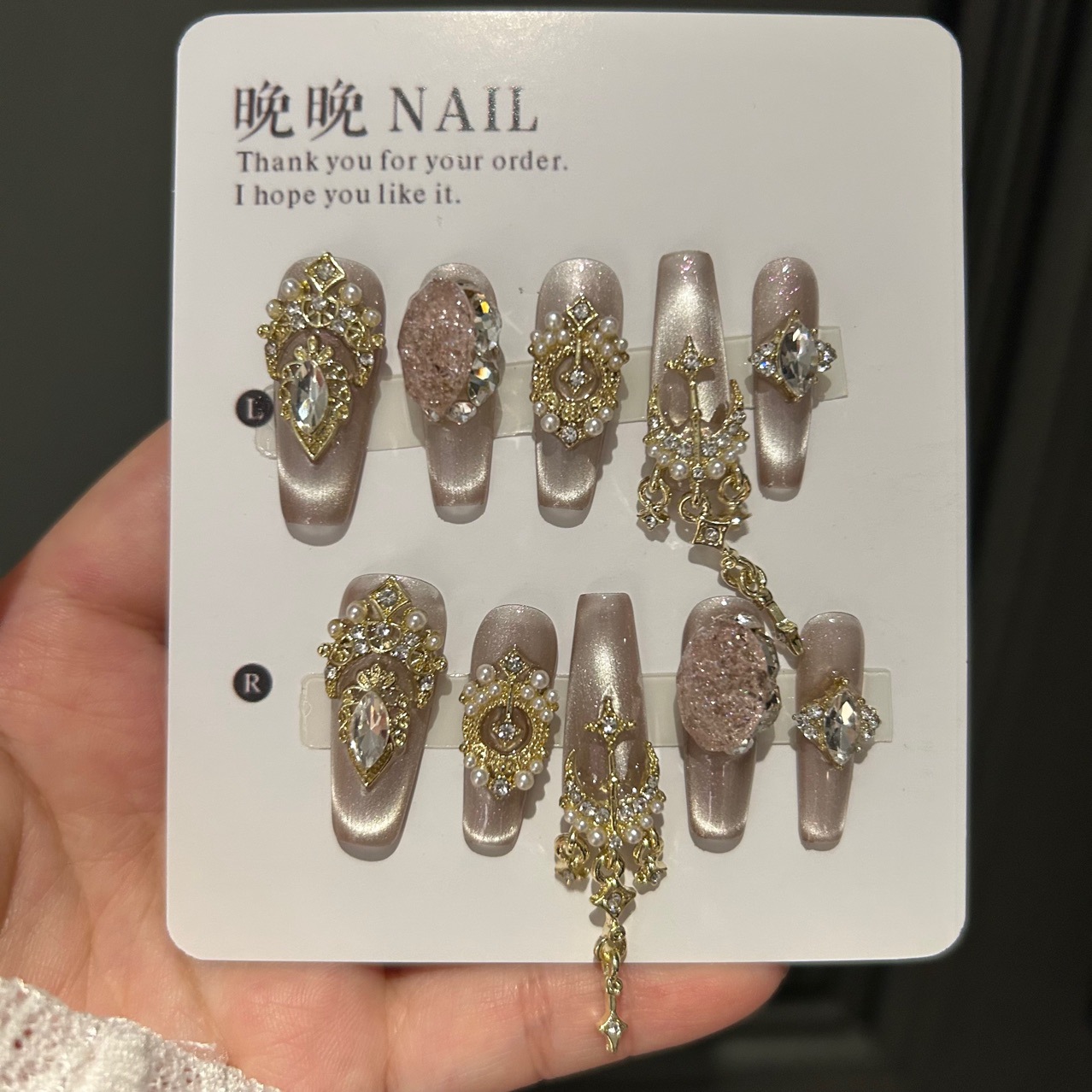 Fenghua French Cat Eye Elegant Handmade Wearable Nails With Glittery Flakes