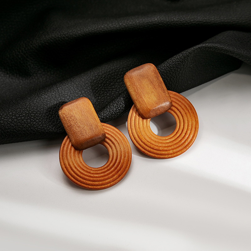 Bohemian Exaggerated Wind Log Thread Geometric Round Earrings