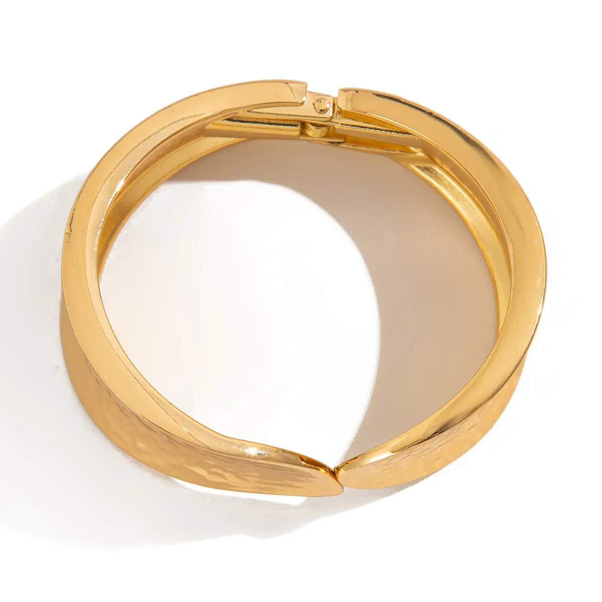 Lava-threaded Spring-open Bangle