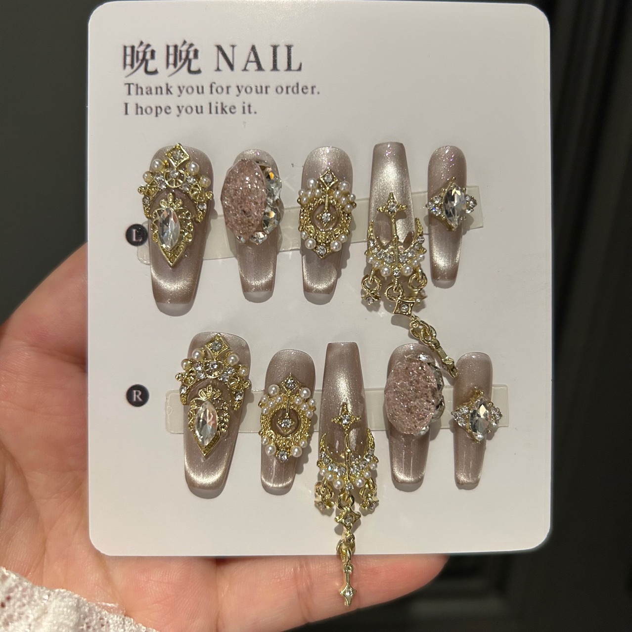 Fenghua French Cat Eye Elegant Handmade Wearable Nails With Glittery Flakes