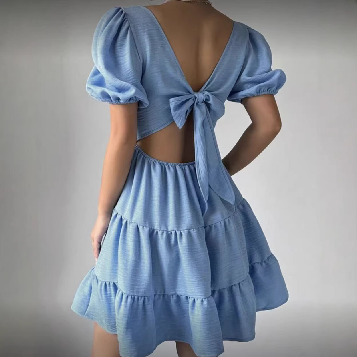 Simple Versatile And Loose-fitting Dress That Flatters The Figure