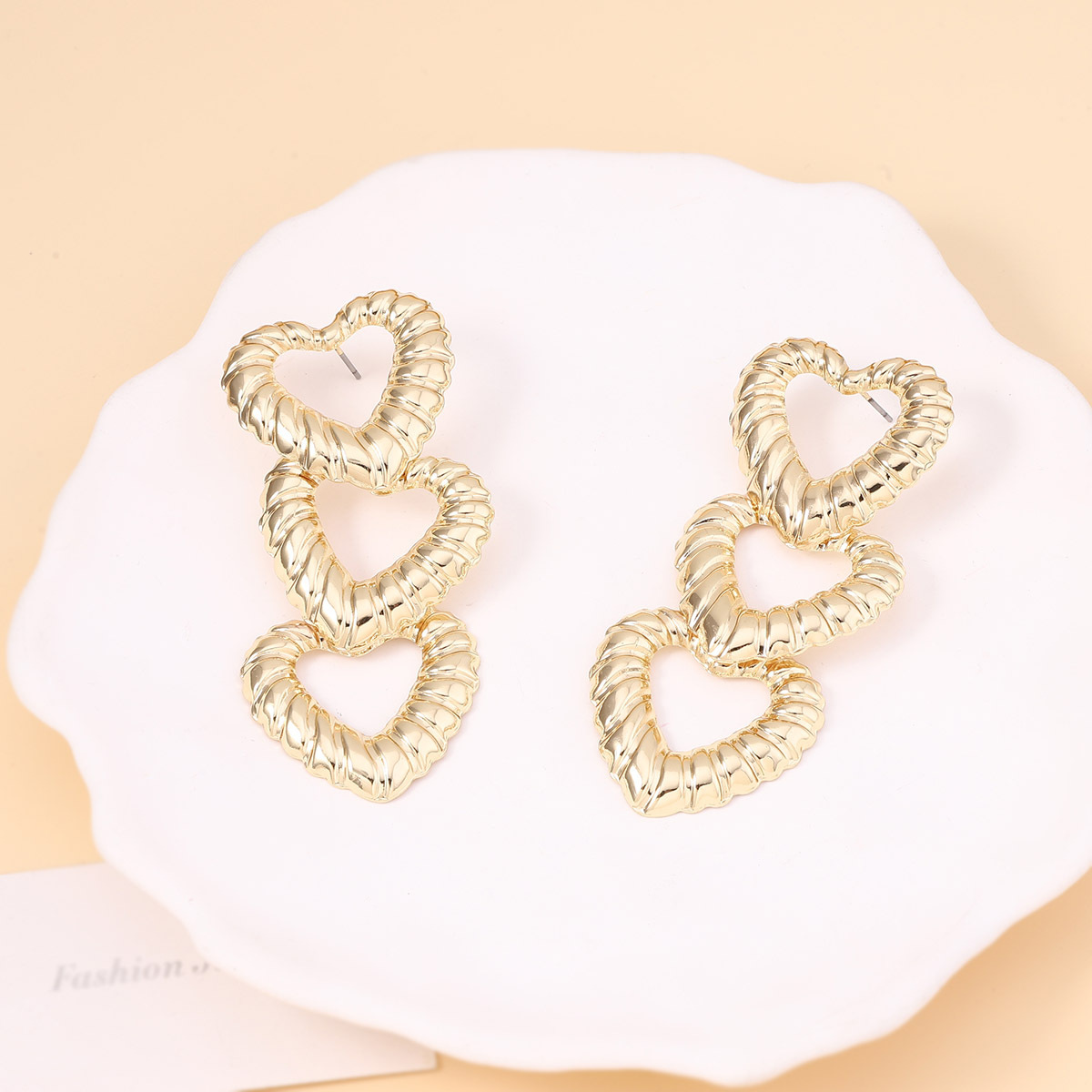 https://cf.cjdropshipping.com/quick/product/82ef222d-d1cc-4838-8e3c-77659f52daed.jpg