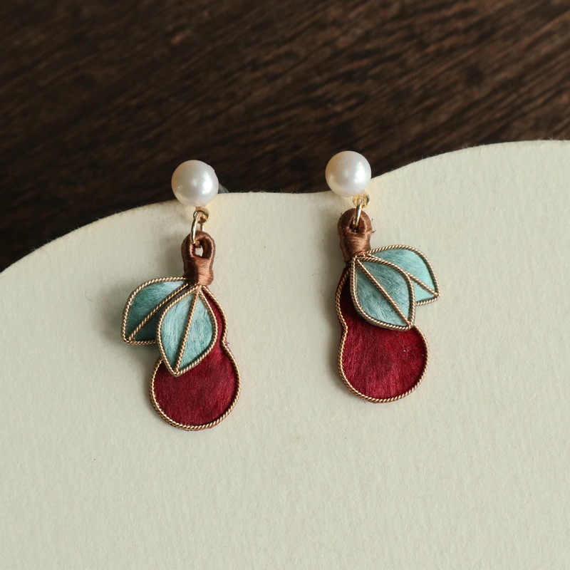 Intangible Cultural Heritage Handmade Velvet Flower Pearl Earrings In The Shape Of A Small Gourd
