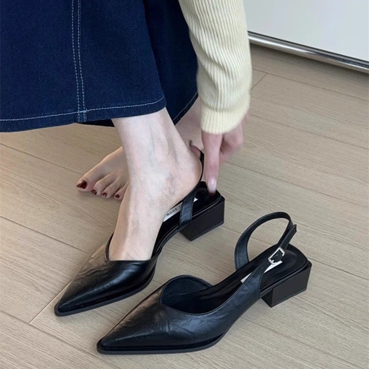 French-style Sophisticated Closed-toe Sandals For Women With A Chunky Heel And Pointed Toe