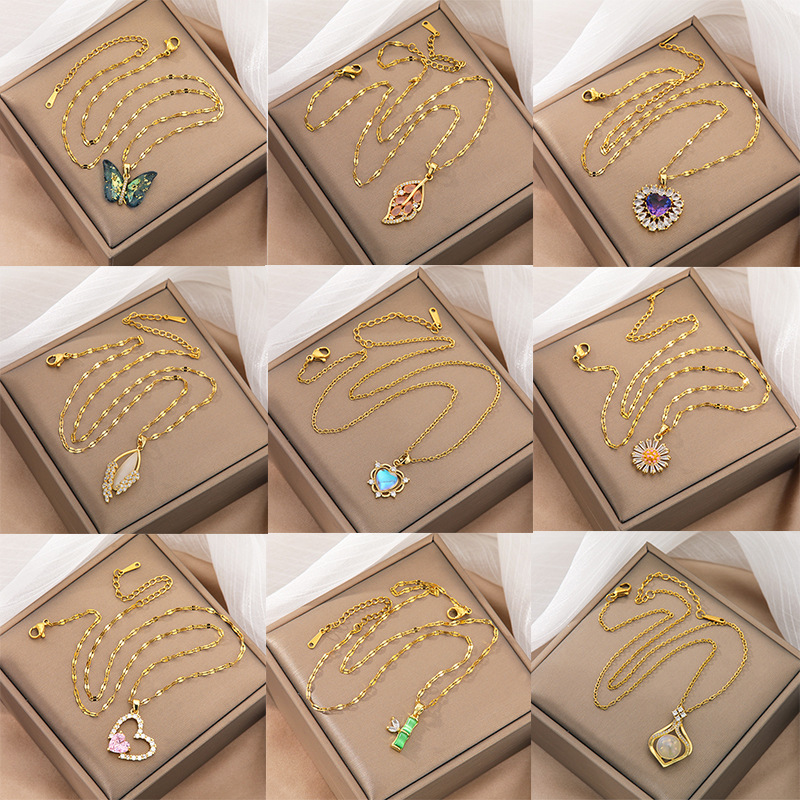 Titanium Steel Necklace Hearts Pendant Clavicle Chain