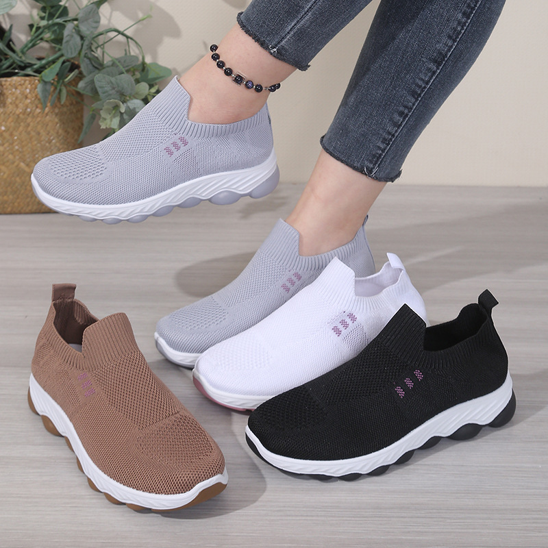 Slip-on Flyknit Breathable Mesh Soft-soled Walking Shoes