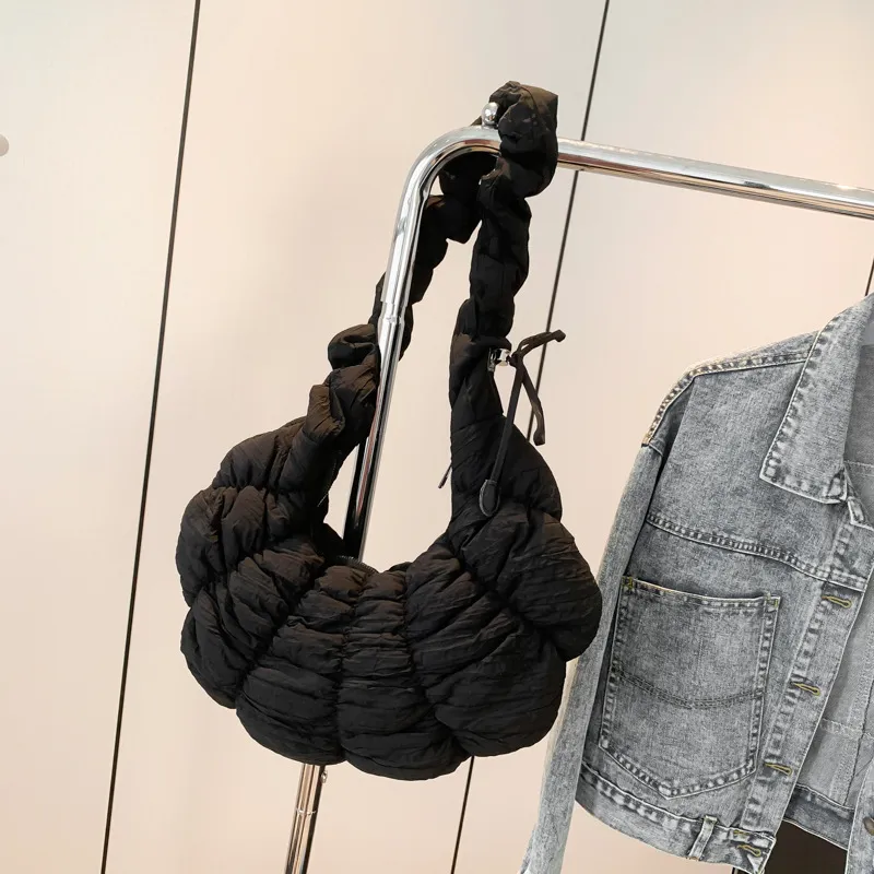 Crossbody Croissant Pleated Clouds Large Capacity Shoulder Bag - Black
