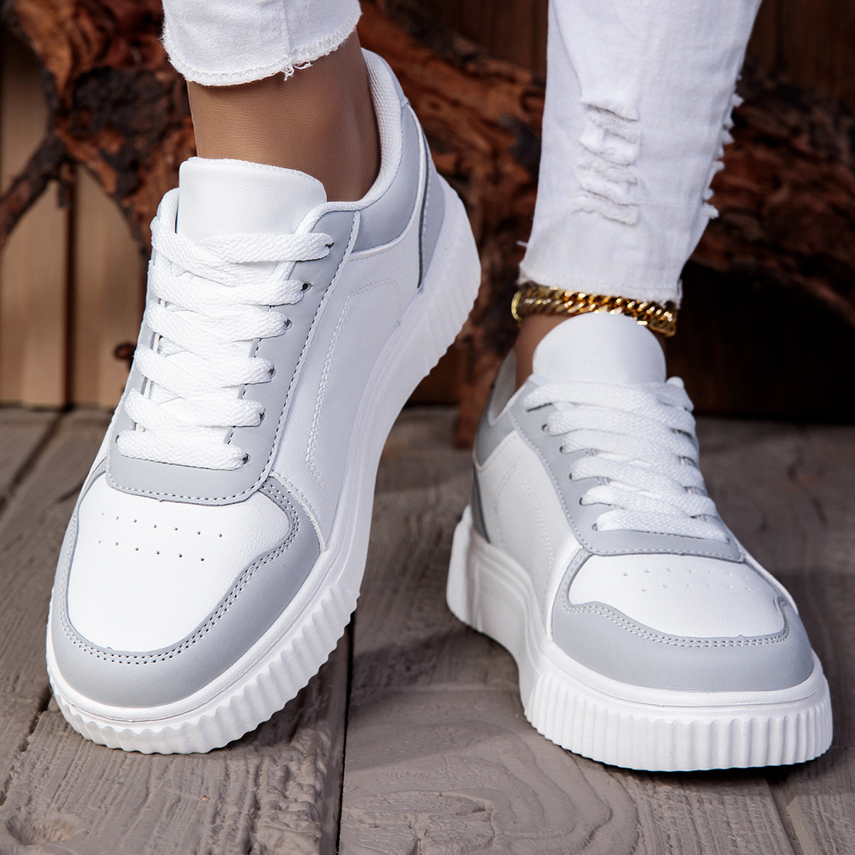 Comfortable Unisex Athletic And Casual Shoes For Men And Women