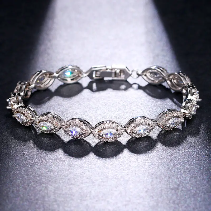 Olivine Fashion European And American Style Elegant Women's Bracelet