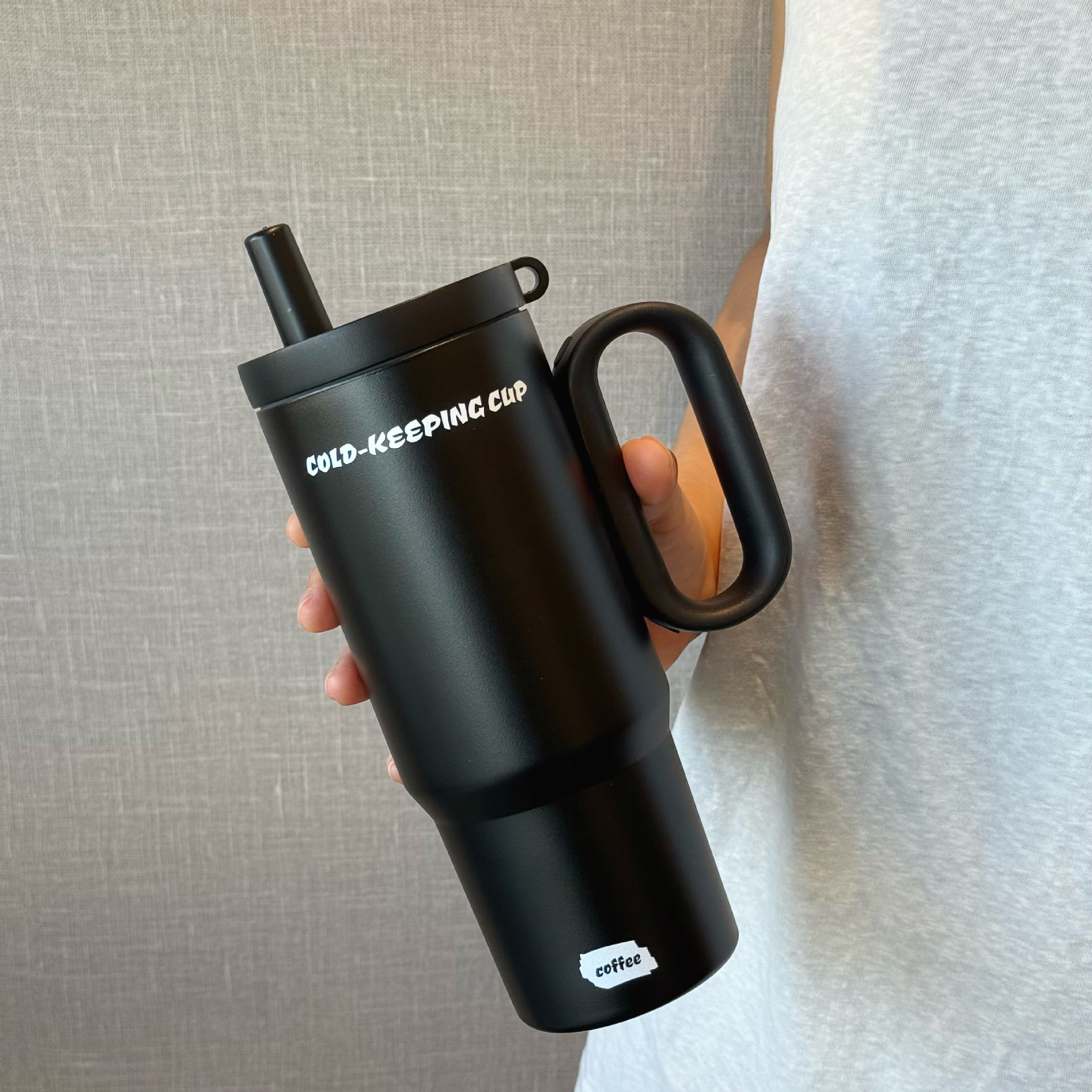 Portable Handle-equipped Cold-water Cup For The Car