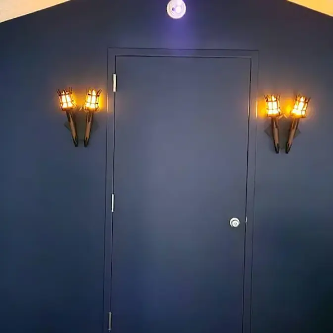 Medieval-style Torch-shaped Wall Sconce
