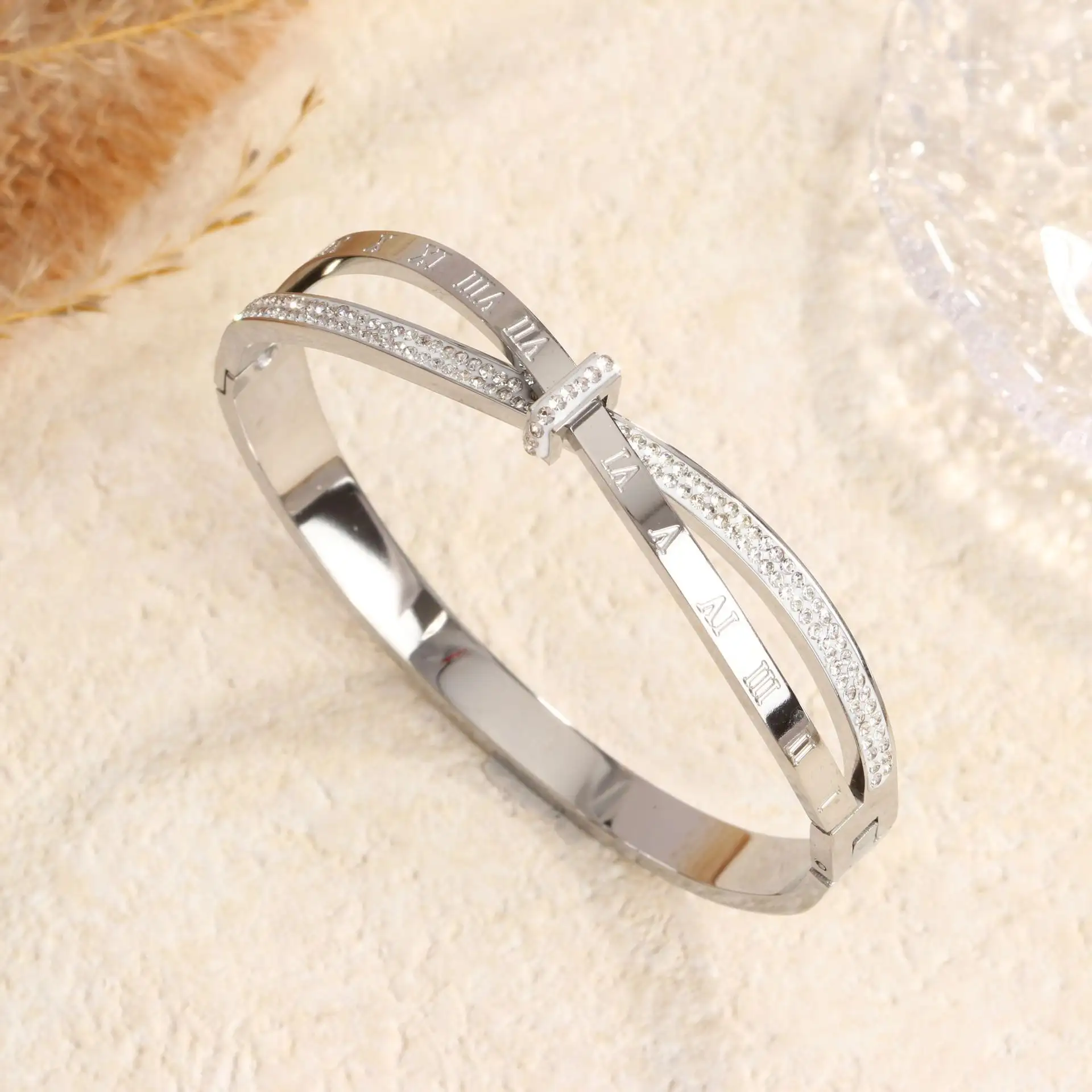 European And American Trendy Titanium Steel Fade-proof Roman Numeral Couple Bracelets For Men And Women