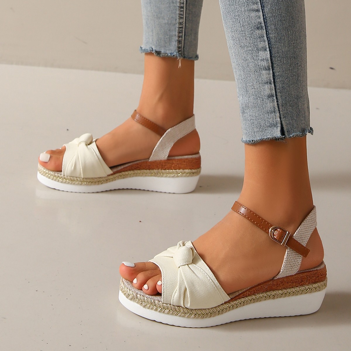 https://cf.cjdropshipping.com/quick/product/83ee5aa2-c4f9-471b-933c-7092c2524d79.jpg
