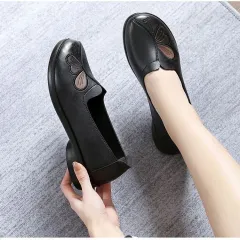 Women's Non-slip Flat Bottom Comfort Leather Shoes - Black - View 1