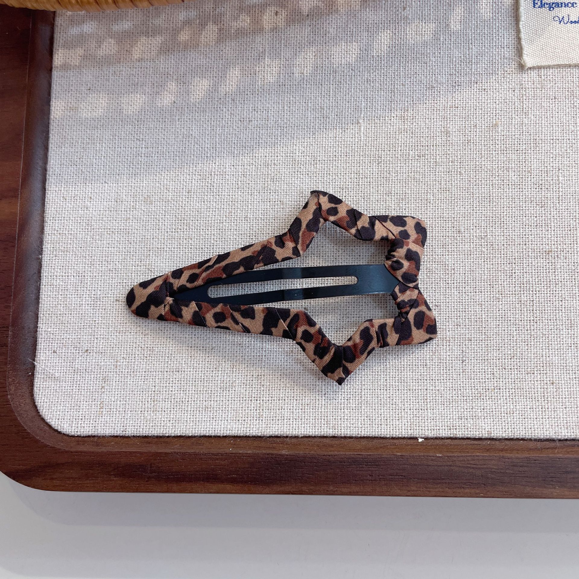 Retro Leopard-Print Bang Clip Simple And Chic Hairclip For Women To Style Fringe Or Loose Strands