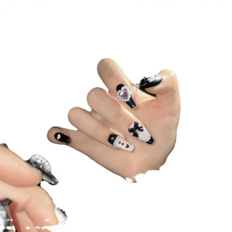 Black Peach Heart Hand-painted Detachable Handmade Manicure