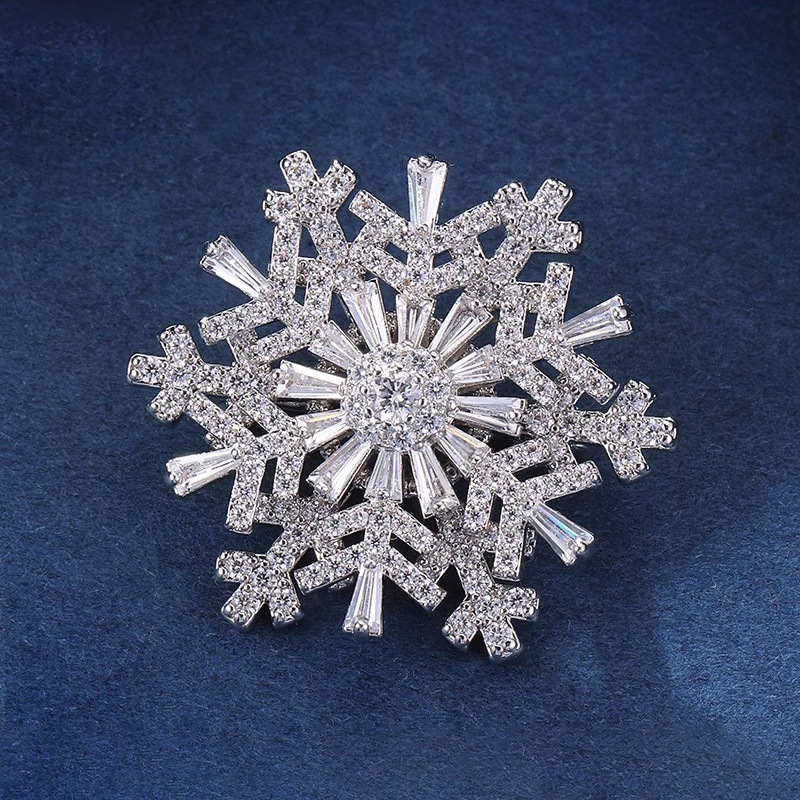 Luxury Good Luck Comes Brooch High-end Women's Exquisite Spinning Snowflake Pin Niche Design Corsage
