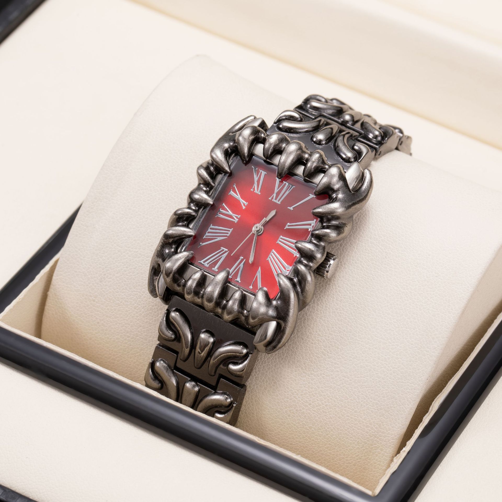 European And American Style Retro Personalized Embossed Irregular Shaped Pointed Claw Mens Watch 2