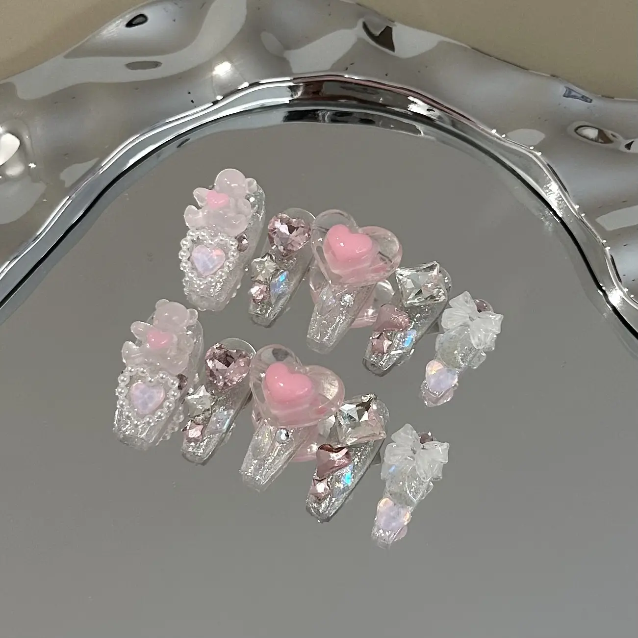 Handmade Wearable Nail Tips High-End Style Cartoon Bear With Heart