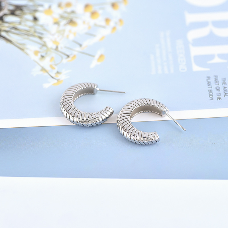 Round Texture Oval Earrings Women's Retro