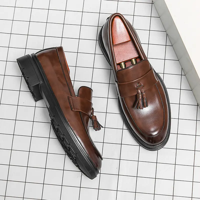 Brogue Business Casual Leather Shoes Men's Comfortable Breathable Tassel
